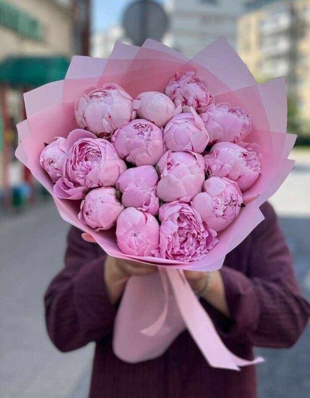 Букет из 15 пионов ❤️, артикул F1281290 - 22590 рублей, доставка по городу. Flawery - доставка цветов