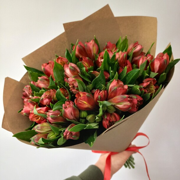 Сочный букет альстромерий ❤️, артикул F1283286 - 2529 рублей, доставка по городу. Flawery - доставка цветов