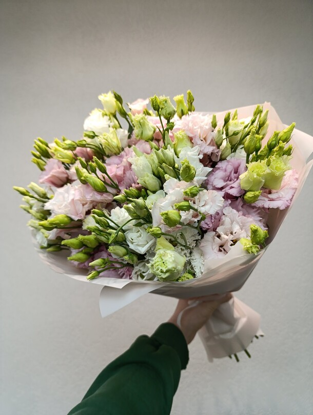 Свежий букет из 19 эустом, артикул F1375885 - 16081 рублей, доставка по городу. Flawery - доставка цветов