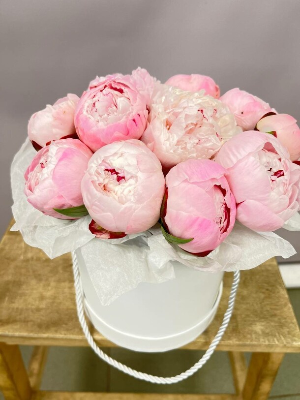 Букет "весенний вальс", артикул F1416317 - 11447 рублей, доставка по городу. Flawery - доставка цветов