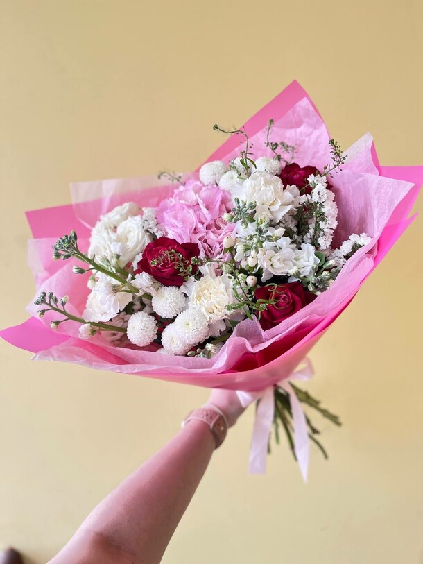 Букетик, артикул F1419666 - 6921 рублей, доставка по городу. Flawery - доставка цветов