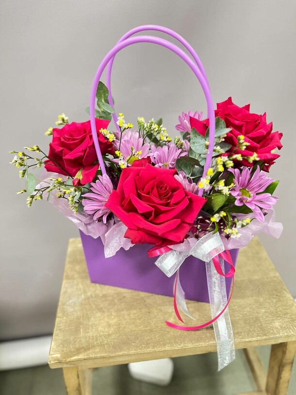 Нежная композиция, артикул F1420555 - 3497 рублей, доставка по городу. Flawery - доставка цветов