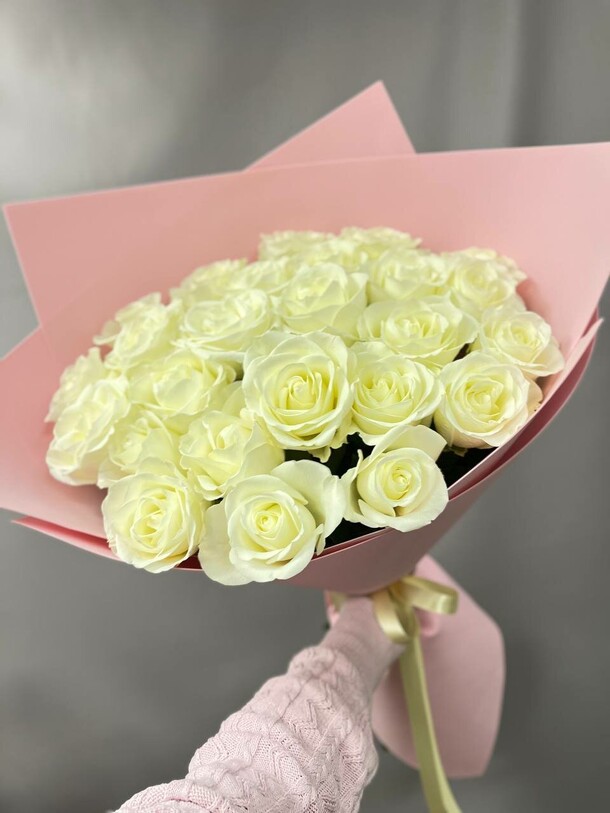 Букет из 25 роз, артикул F1420638 - 10000 рублей, доставка по городу. Flawery - доставка цветов