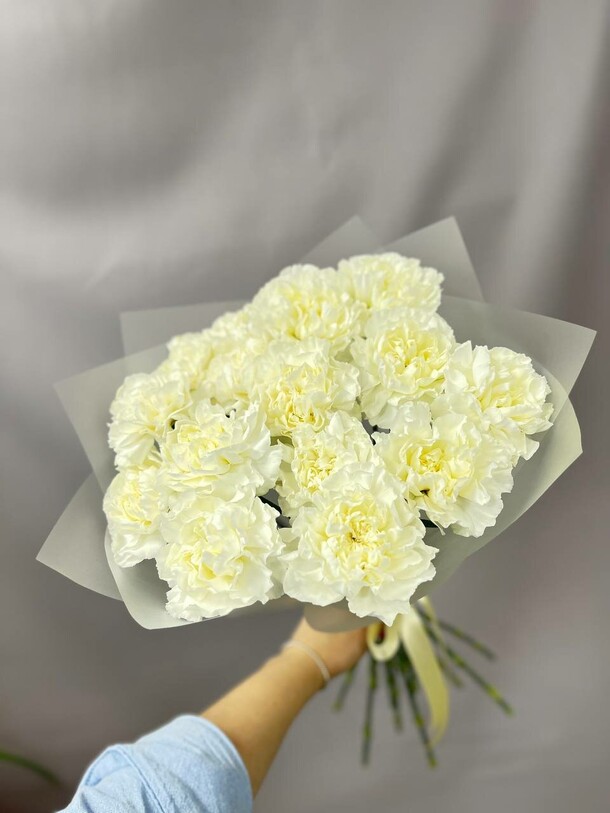 Букет "белый кролик", артикул F1420643 - 4500 рублей, доставка по городу. Flawery - доставка цветов