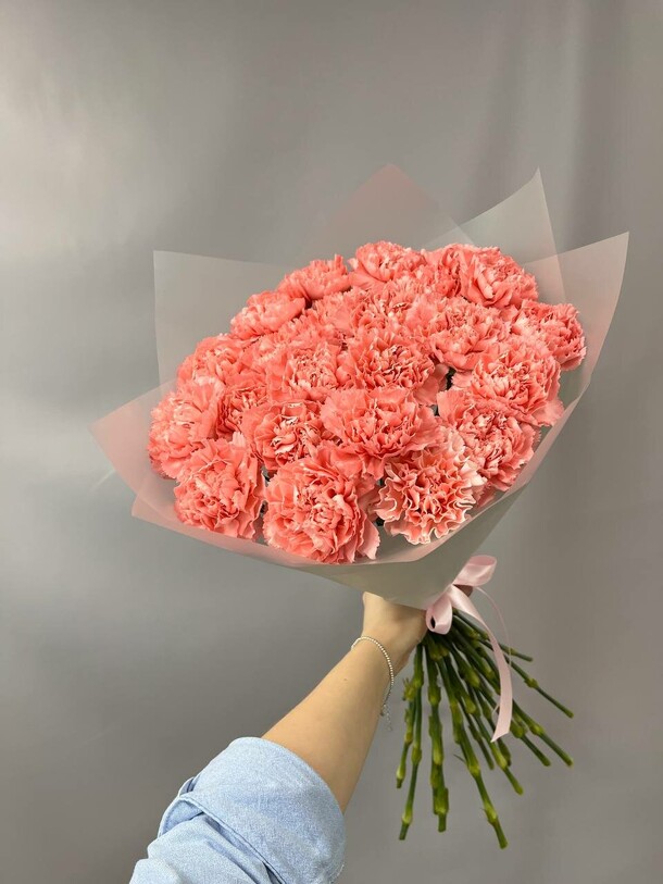 Букет из гвоздик, артикул F1420806 - 3750 рублей, доставка по городу. Flawery - доставка цветов