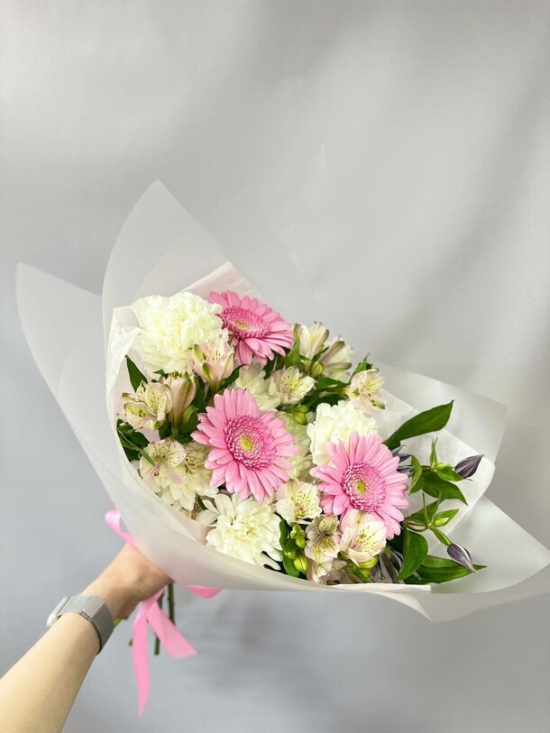 Нежный букет, артикул F1421655 - 4525 рублей, доставка по городу. Flawery - доставка цветов