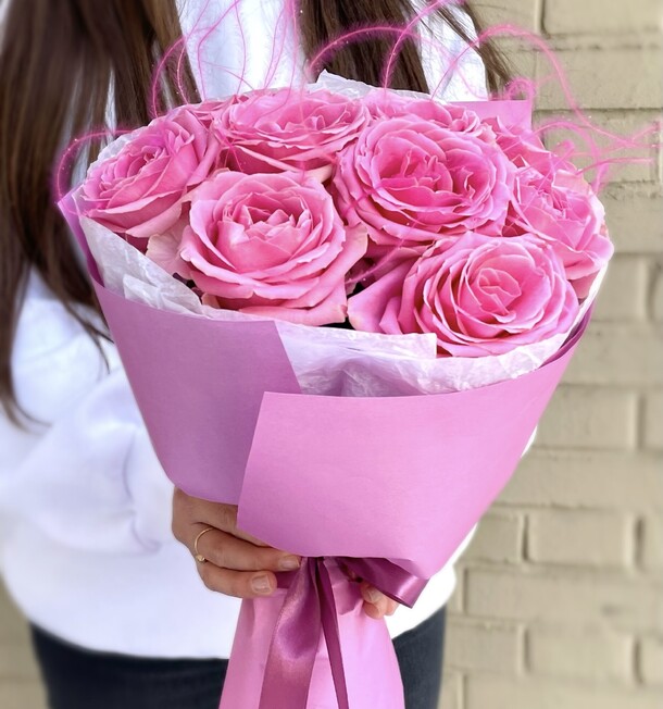 Букет из розовых роз, артикул F1165247 - 2790 рублей, доставка по городу. Flawery - доставка цветов
