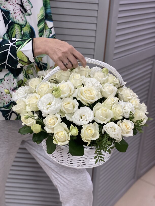 Композиция белоснежка, артикул F1132248 - 14500 рублей, доставка по городу. Flawery - доставка цветов