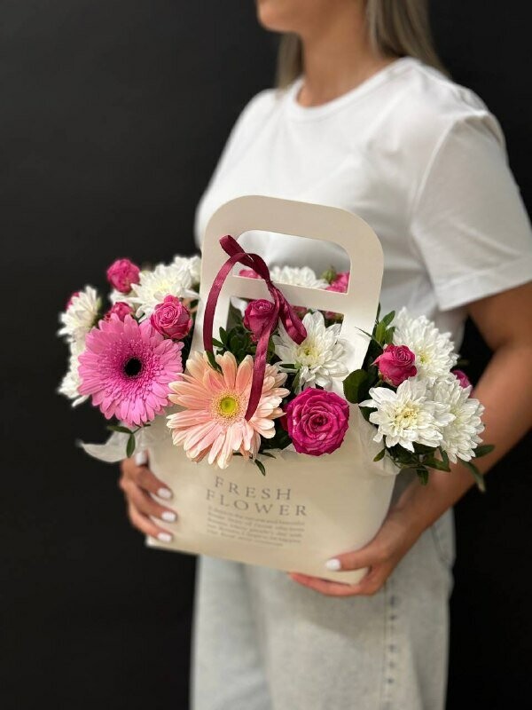 Композиция микс, артикул F1318804 - 3750 рублей, доставка по городу. Flawery - доставка цветов