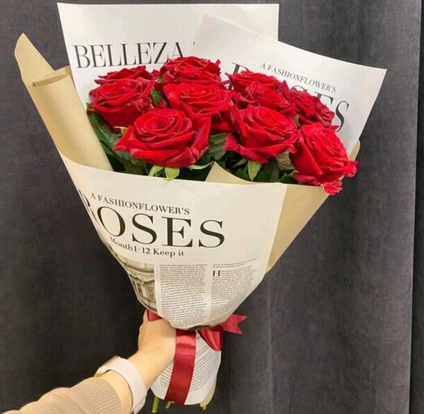 Букет из 11 шикарной красной розы, артикул F1378148 - 5250 рублей, доставка по городу. Flawery - доставка цветов