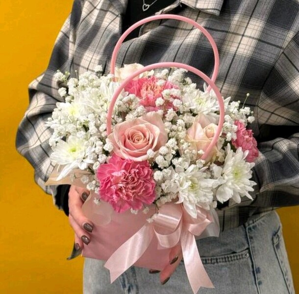 Сумочка нежность, артикул F1410912 - 3100 рублей, доставка по городу. Flawery - доставка цветов