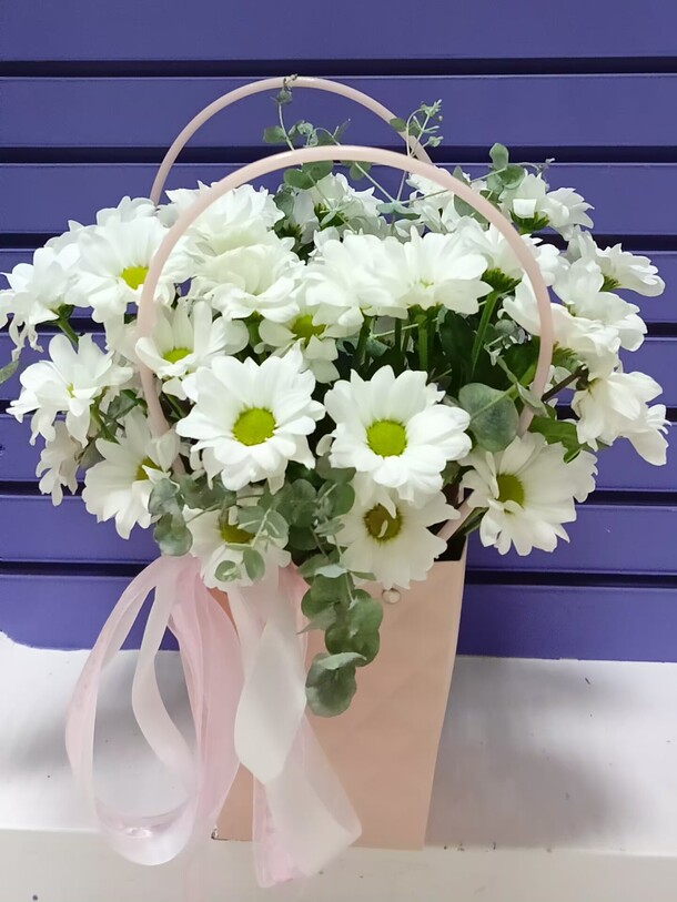 Композиция романтическое настроение, артикул F1250490 - 6589 рублей, доставка по городу. Flawery - доставка цветов