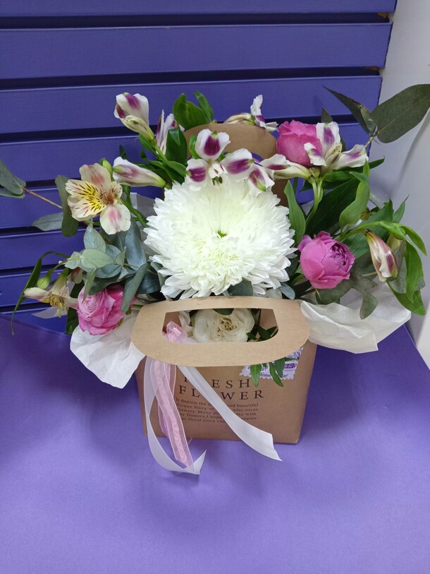 Композиция  влюбленные, артикул F1250831 - 5638 рублей, доставка по городу. Flawery - доставка цветов