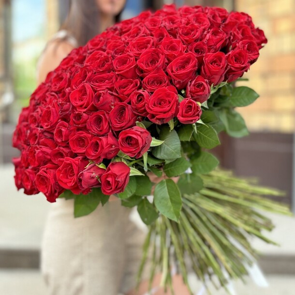 201 бордовая роза россия, артикул F1429064 - 41789 рублей, доставка по городу. Flawery - доставка цветов