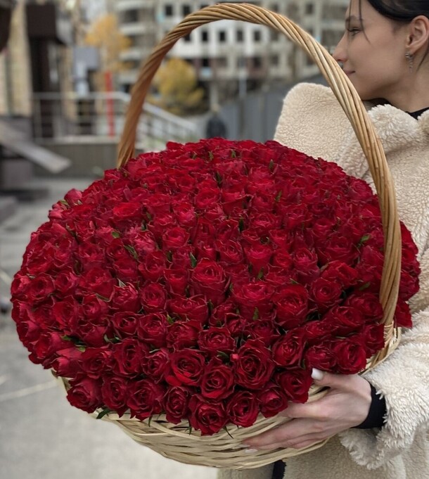 201 красная роза в корзине, артикул F1429078 - 50589 рублей, доставка по городу. Flawery - доставка цветов