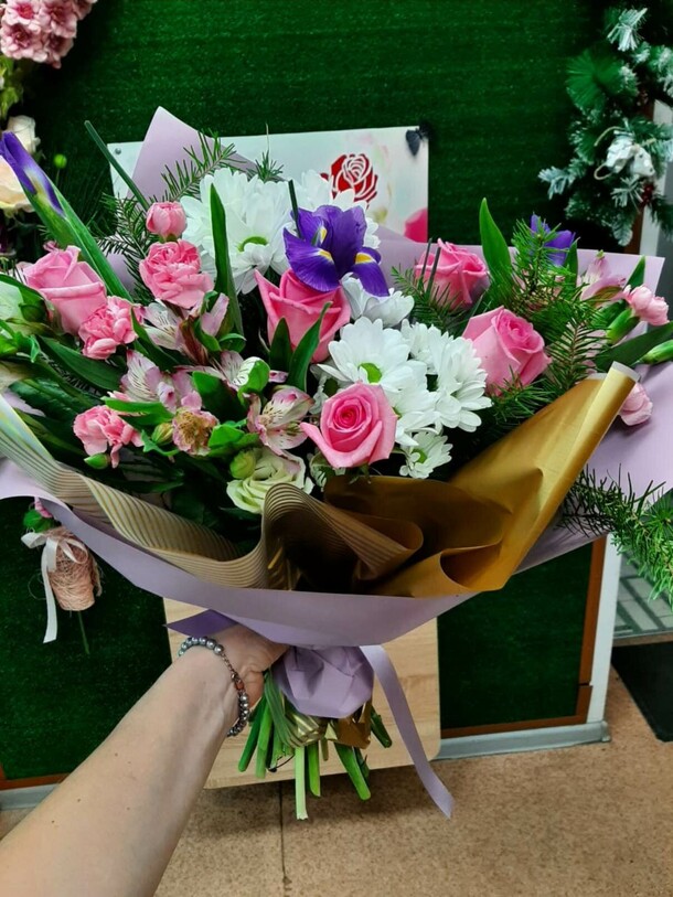 Романтический букет "свидание", артикул F77500 - 4389 рублей, доставка по городу. Flawery - доставка цветов