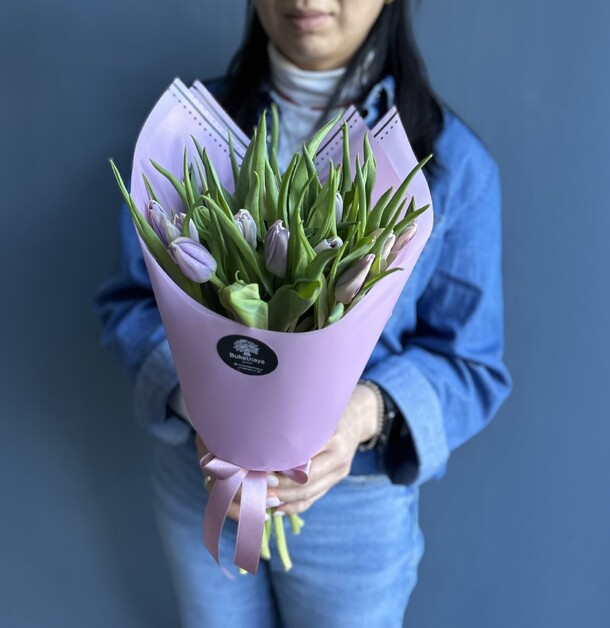 Букет с пионовидными тюльпанами 15 шт, артикул F1261213 - 3840 рублей, доставка по городу. Flawery - доставка цветов