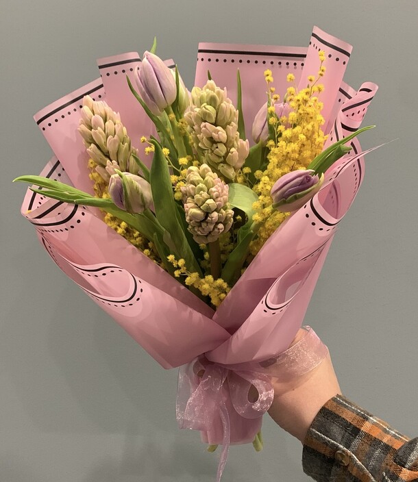 Букет весенний, артикул F1388896 - 3250 рублей, доставка по городу. Flawery - доставка цветов