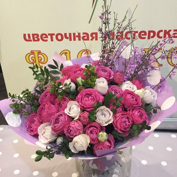 Букет из пионовидных роз сакура, артикул F107737 - 14556 рублей, доставка по городу. Flawery - доставка цветов