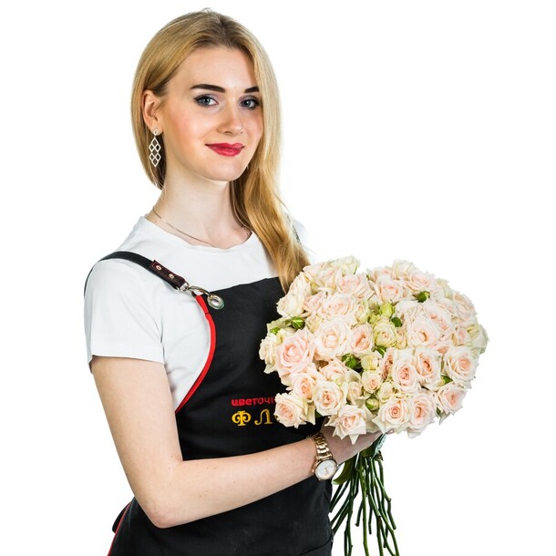 25 кустовых чайных роз, артикул F79899 - 13698 рублей, доставка по городу. Flawery - доставка цветов