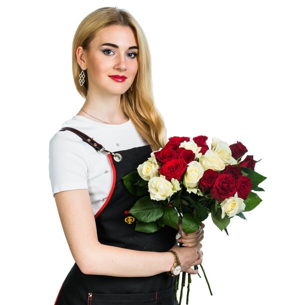 21 белая и красная роза, артикул F80314 - 6944 рублей, доставка по городу. Flawery - доставка цветов