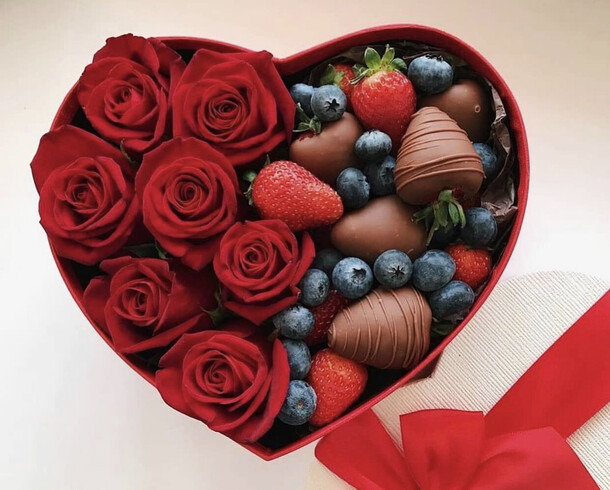 Комплимент шарм, артикул F1105839 - 9109 рублей, доставка по городу. Flawery - доставка цветов