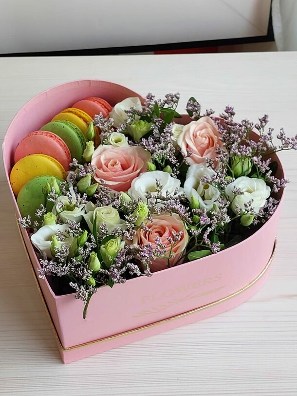 Like, артикул F1105848 - 12273 рублей, доставка по городу. Flawery - доставка цветов