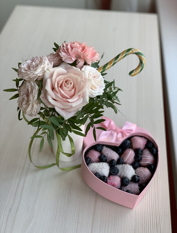 Утренний комплимент, артикул F1114760 - 7844 рублей, доставка по городу. Flawery - доставка цветов