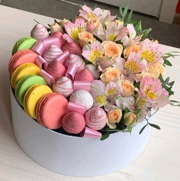 Франческо, артикул F1116163 - 12273 рублей, доставка по городу. Flawery - доставка цветов