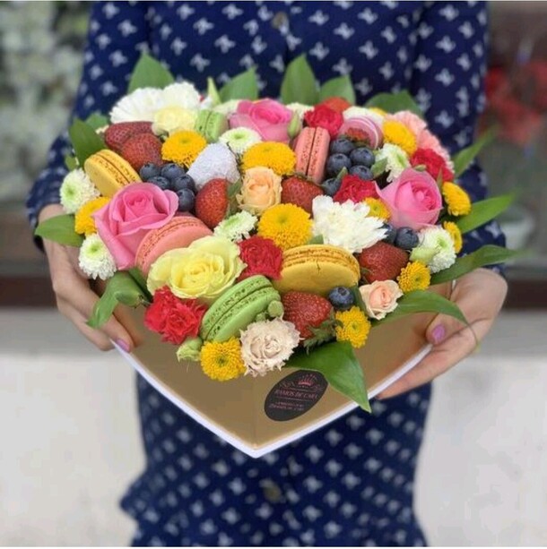 Бокс "сладкий микс", артикул F1116397 - 5990 рублей, доставка по городу. Flawery - доставка цветов