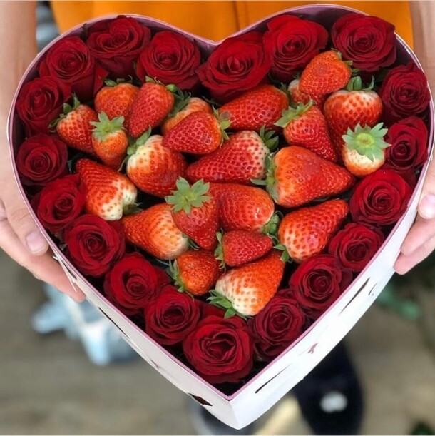 Бокс "вивьен", артикул F1124134 - 16451 рублей, доставка по городу. Flawery - доставка цветов