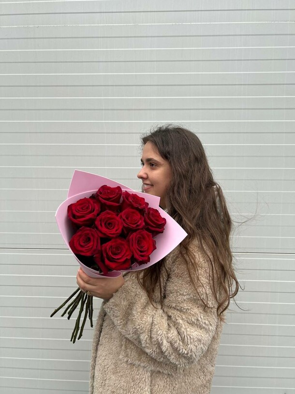 9 роз 60 см в оформлении, артикул F1150877 - 5000 рублей, доставка по городу. Flawery - доставка цветов