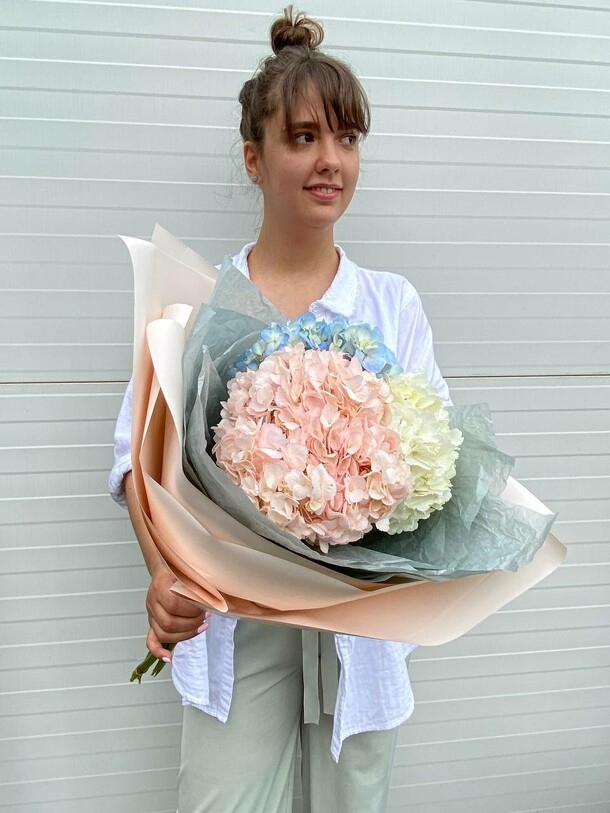 Букет гортензии, артикул F1175468 - 3328 рублей, доставка по городу. Flawery - доставка цветов