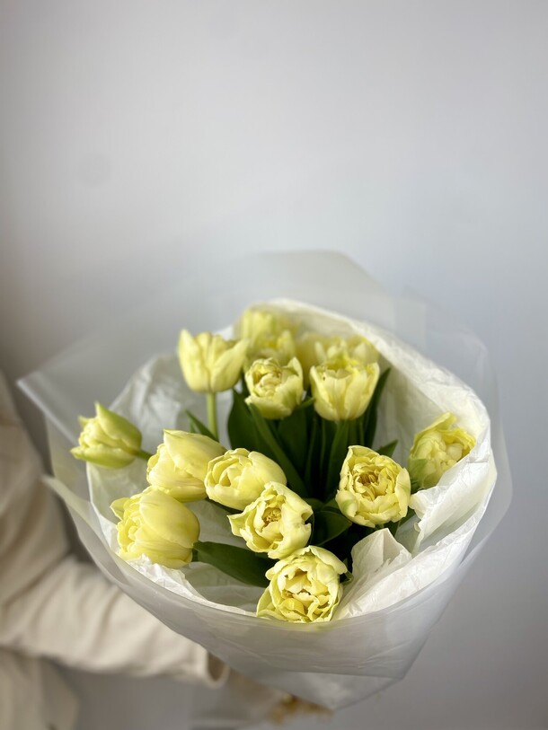 15 тюльпанов, артикул F1252068 - 5280 рублей, доставка по городу. Flawery - доставка цветов