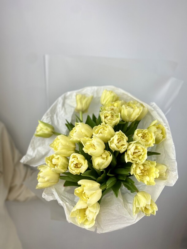 25 тюльпанов, артикул F1252075 - 8385 рублей, доставка по городу. Flawery - доставка цветов