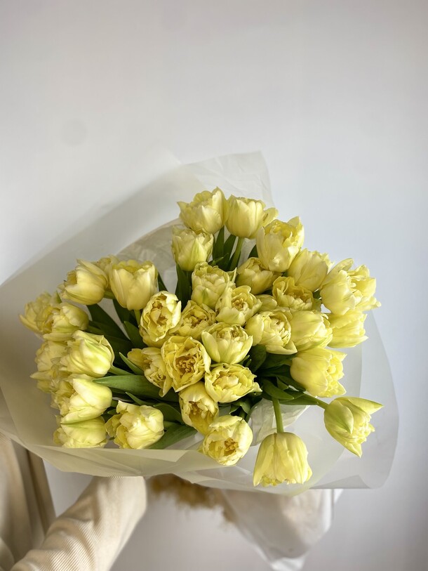39 тюльпанов, артикул F1252084 - 12750 рублей, доставка по городу. Flawery - доставка цветов