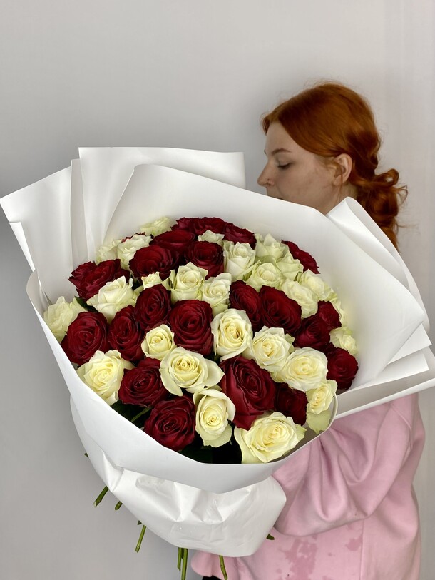 51 кенийская роза, артикул F1284448 - 14600 рублей, доставка по городу. Flawery - доставка цветов