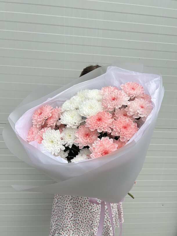 Нежный букет хризантем, артикул F1312658 - 2510 рублей, доставка по городу. Flawery - доставка цветов