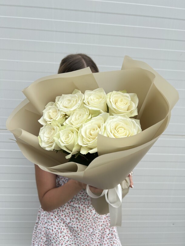 Букет из 9 роз, артикул F1312666 - 3050 рублей, доставка по городу. Flawery - доставка цветов