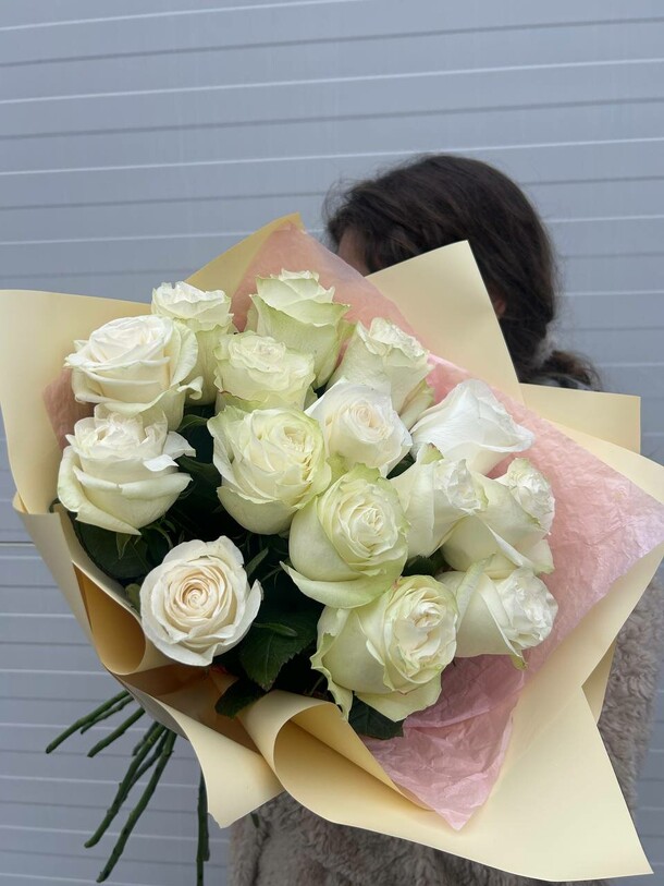 15 роз эквадор, артикул F1344947 - 7100 рублей, доставка по городу. Flawery - доставка цветов