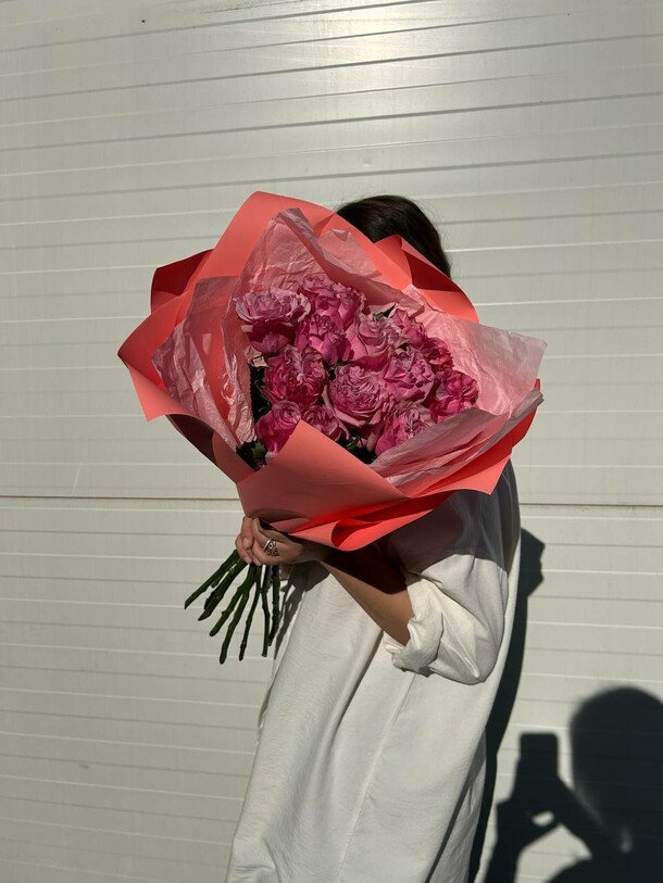 Букет из 11 роз кантри блюз, артикул F1376500 - 5500 рублей, доставка по городу. Flawery - доставка цветов