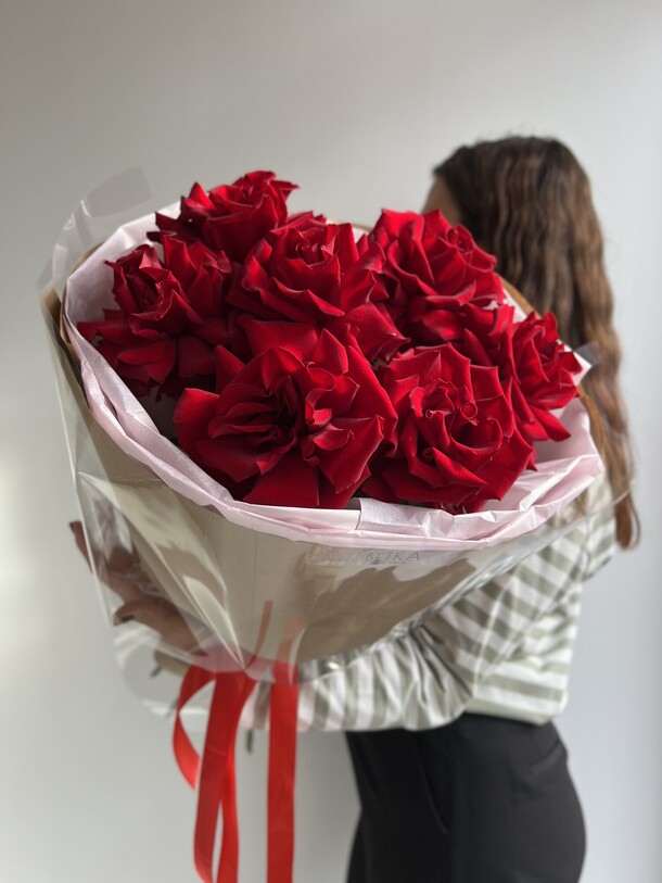 Букет шикарных французских роз ♥️, артикул F1337810 - 4675 рублей, доставка по городу. Flawery - доставка цветов