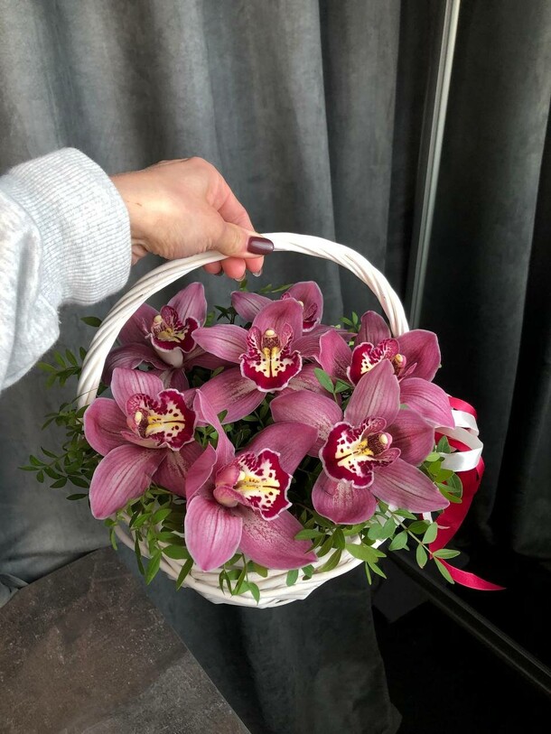 Корзина с орхидеями «роскошь», артикул F1247456 - 4590 рублей, доставка по городу. Flawery - доставка цветов