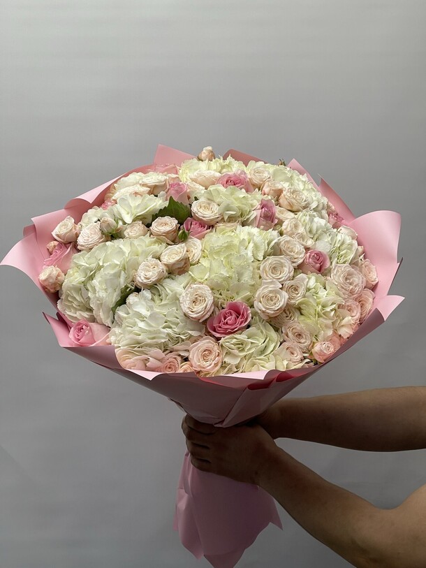 Сборный букет, артикул F1245407 - 12900 рублей, доставка по городу. Flawery - доставка цветов