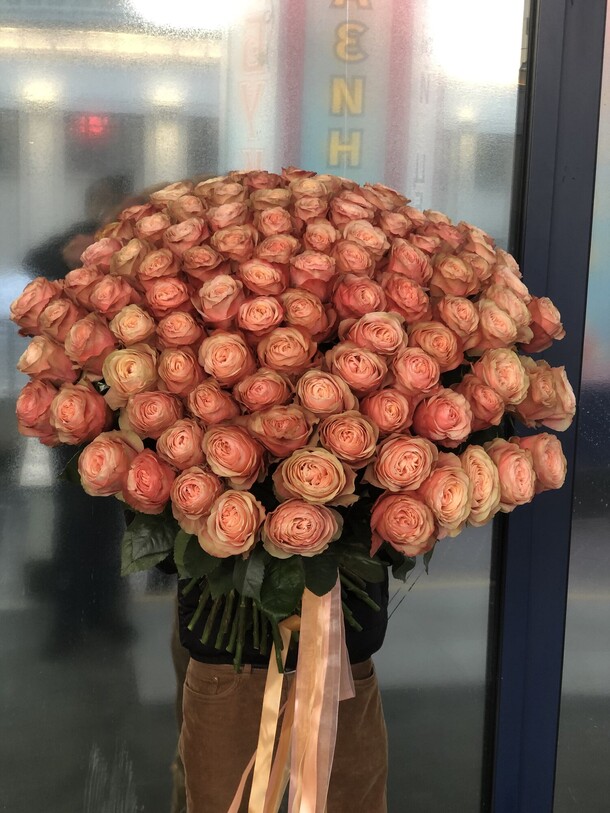 Эквадорская роза, артикул F1302114 - 45900 рублей, доставка по городу. Flawery - доставка цветов