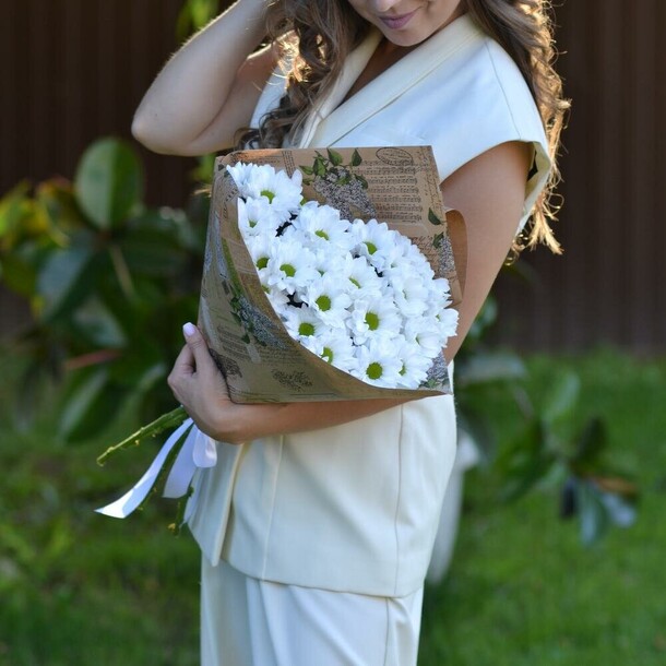 Букет из белой кустовой хризантемы, артикул F1154796 - 2860 рублей, доставка по городу. Flawery - доставка цветов