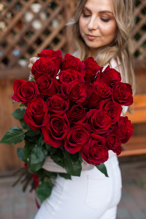 Букет из 21  розы 100 см premium explorer, артикул F1154817 - 9850 рублей, доставка по городу. Flawery - доставка цветов