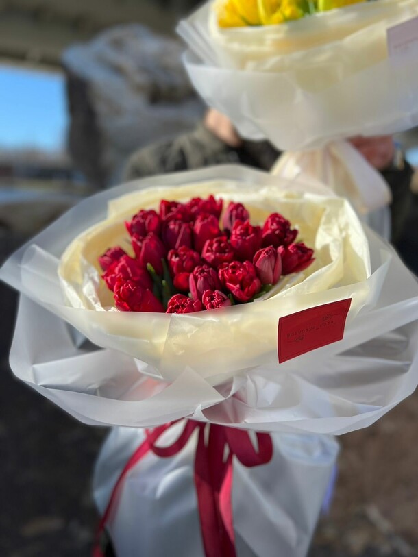 Тюльпаны, артикул F1154026 - 4800 рублей, доставка по городу. Flawery - доставка цветов