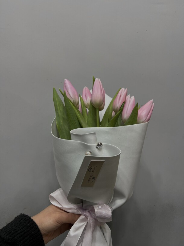 Тюльпан, артикул F1262010 - 3100 рублей, доставка по городу. Flawery - доставка цветов