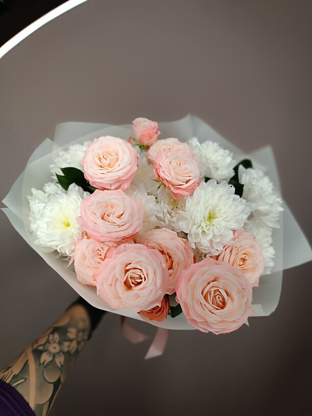 Лёгкое прикосновение, артикул F1306990 - 3200 рублей, доставка по городу. Flawery - доставка цветов